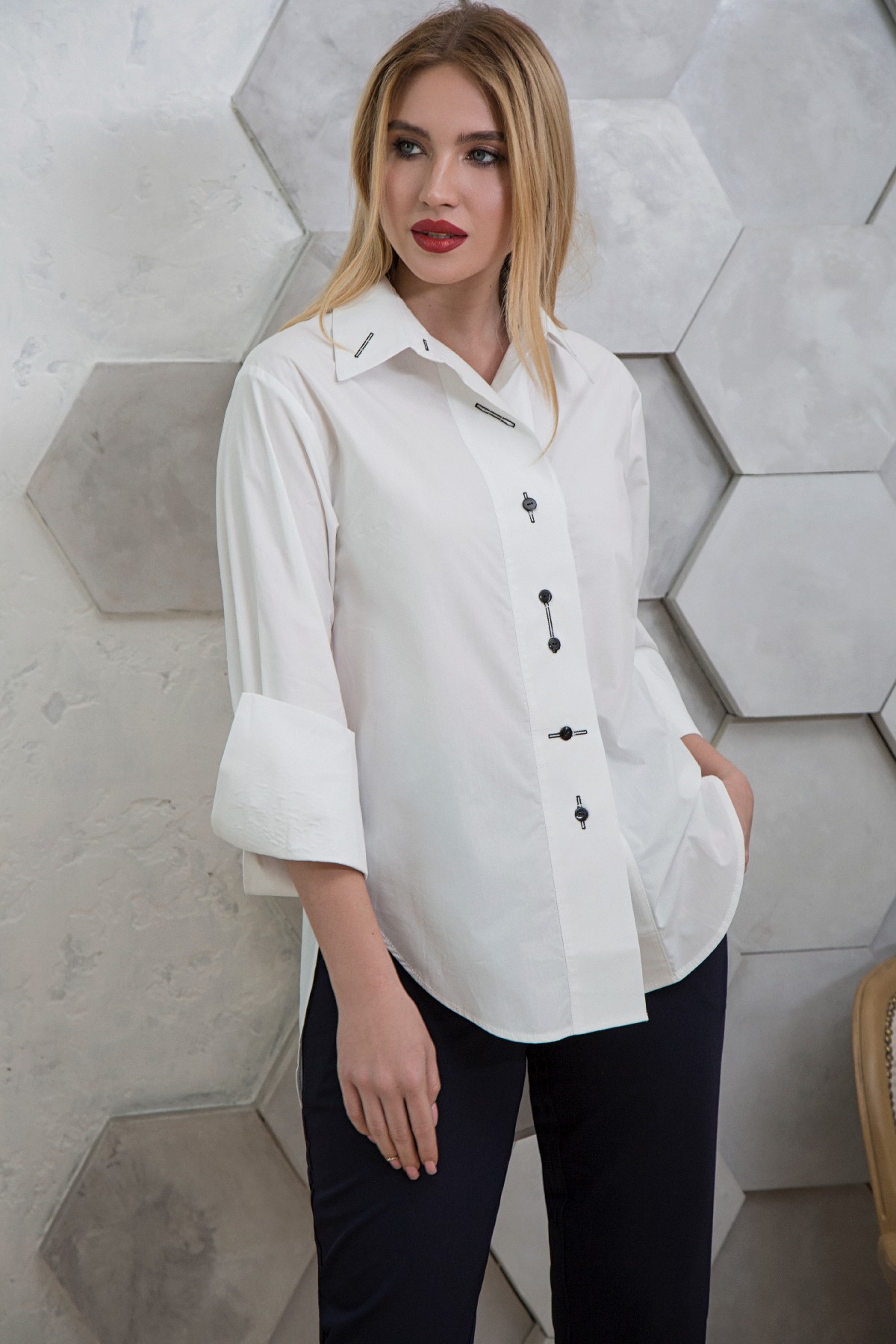 Как модно носить белую рубашку? Как правильно выбрать базовую рубашку? Образы с белой рубашкой